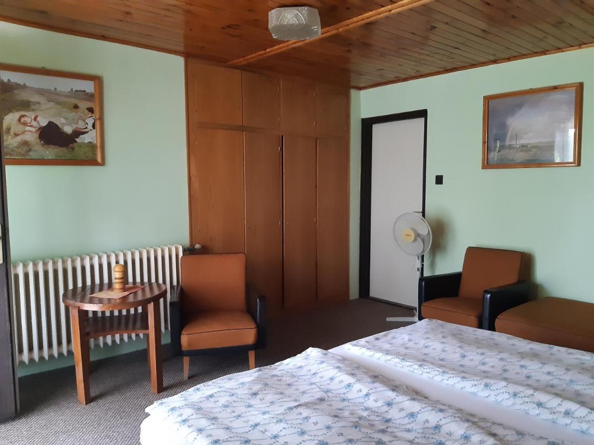 Hotel Toldi Apartman à Keszthely Extérieur photo